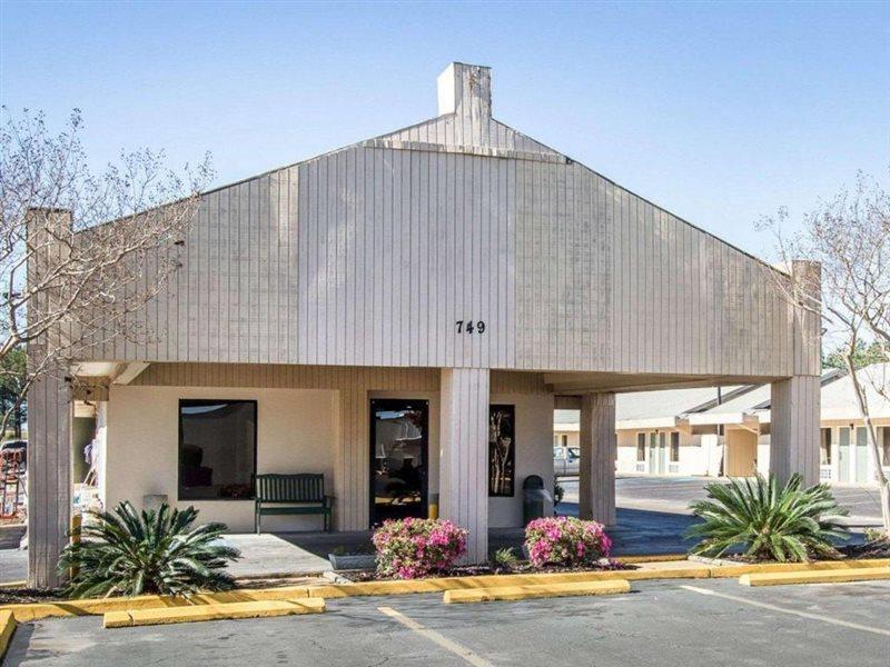 Rodeway Inn & Suites Brookhaven Esterno foto