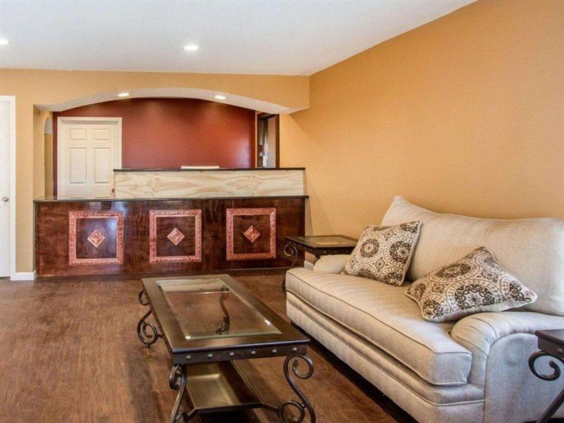 Rodeway Inn & Suites Brookhaven Esterno foto