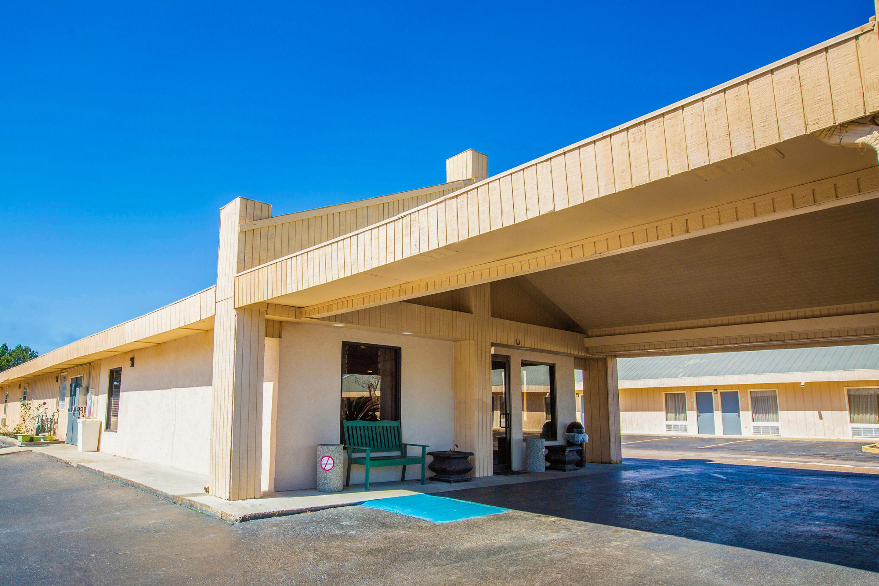 Rodeway Inn & Suites Brookhaven Esterno foto