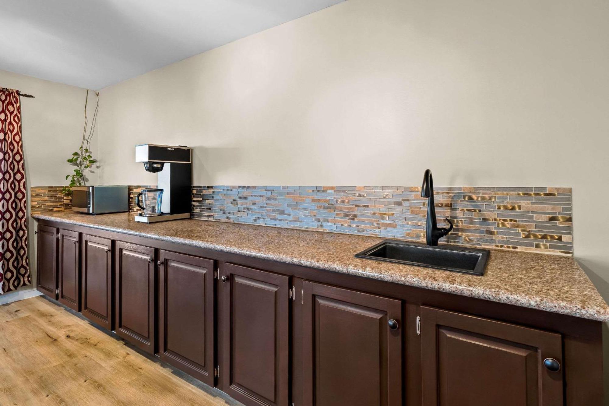 Rodeway Inn & Suites Brookhaven Esterno foto