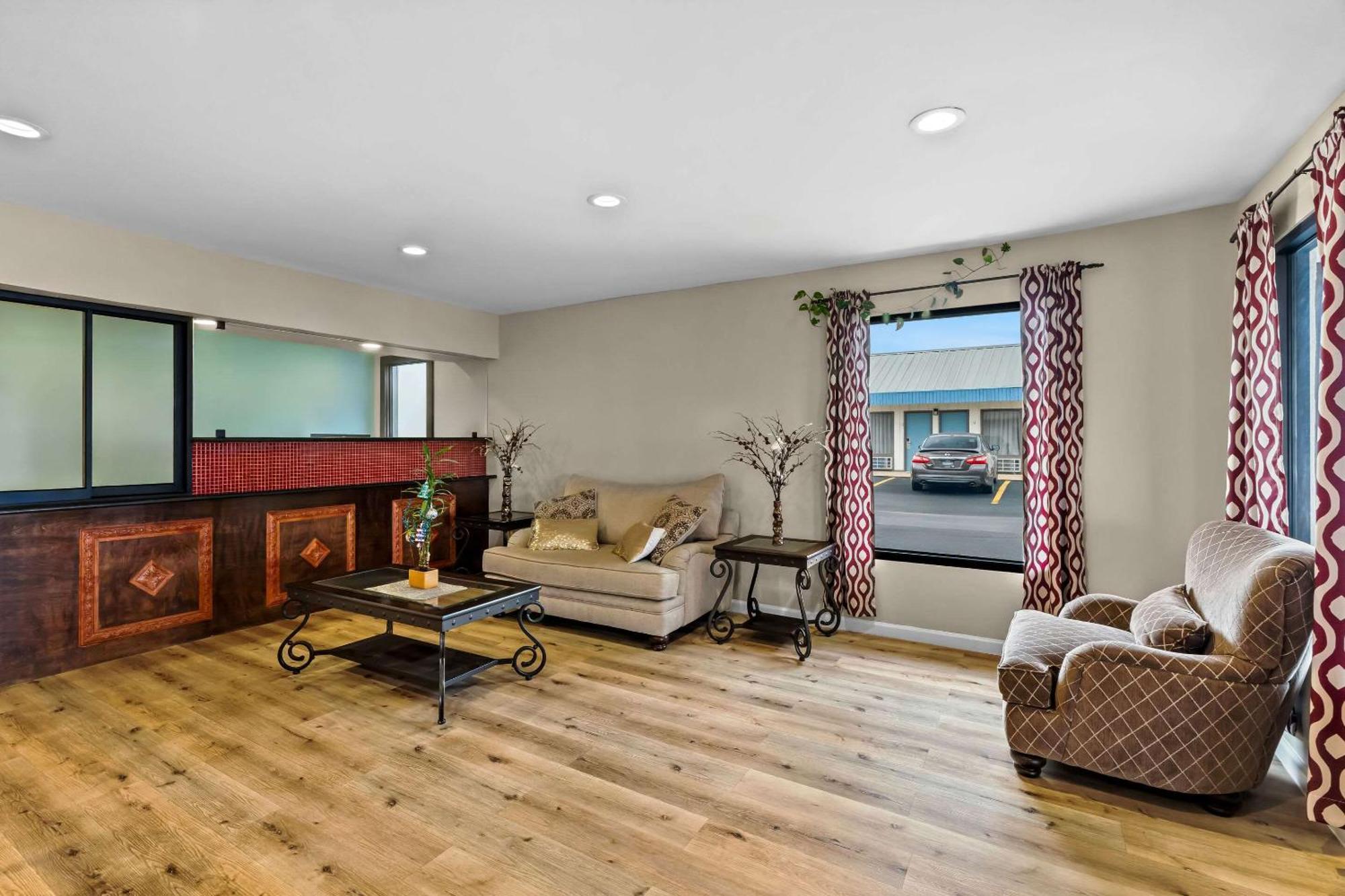 Rodeway Inn & Suites Brookhaven Esterno foto