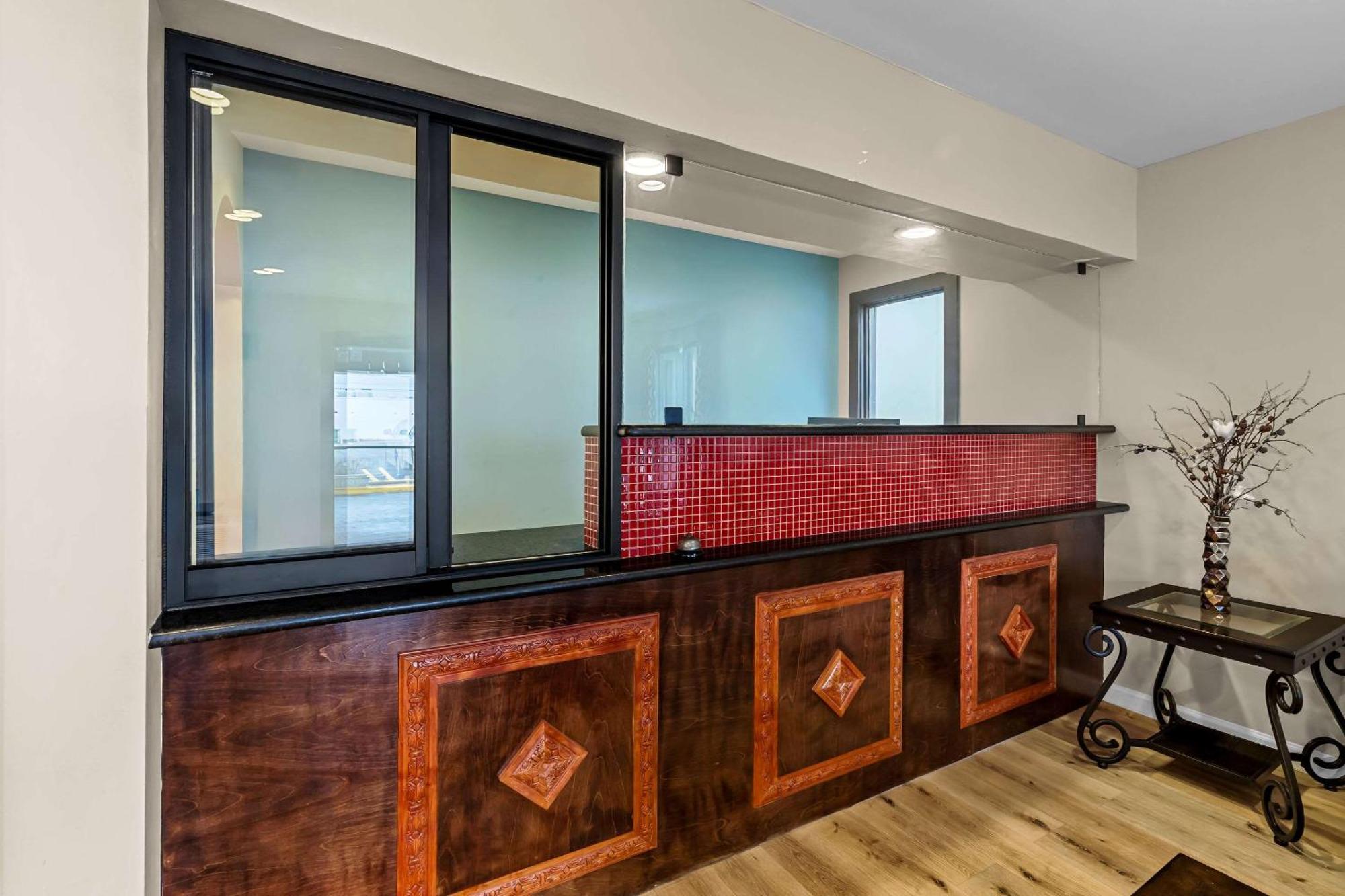 Rodeway Inn & Suites Brookhaven Esterno foto