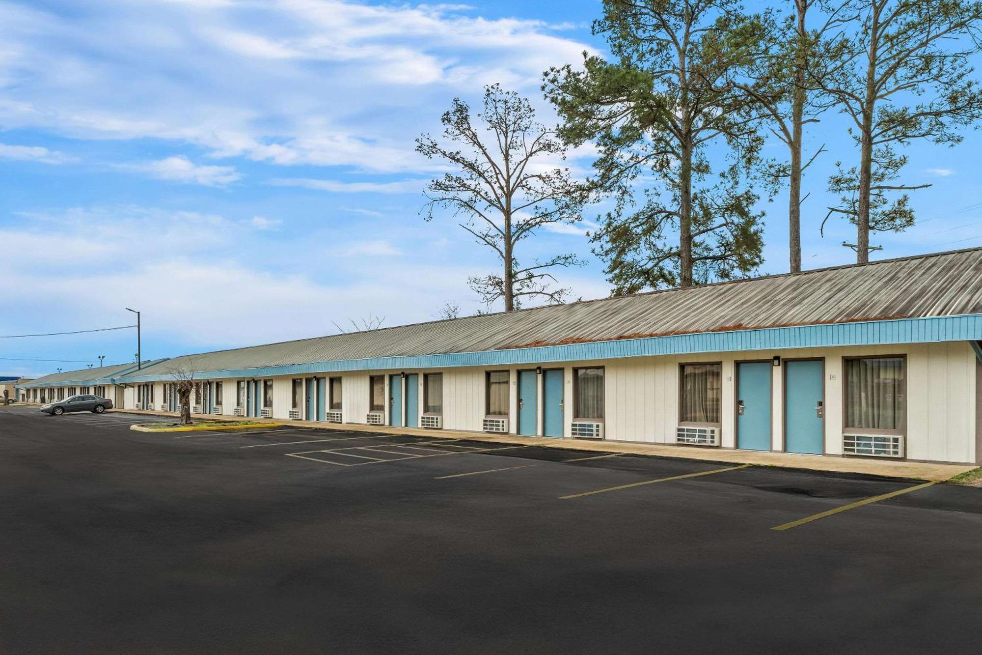 Rodeway Inn & Suites Brookhaven Esterno foto