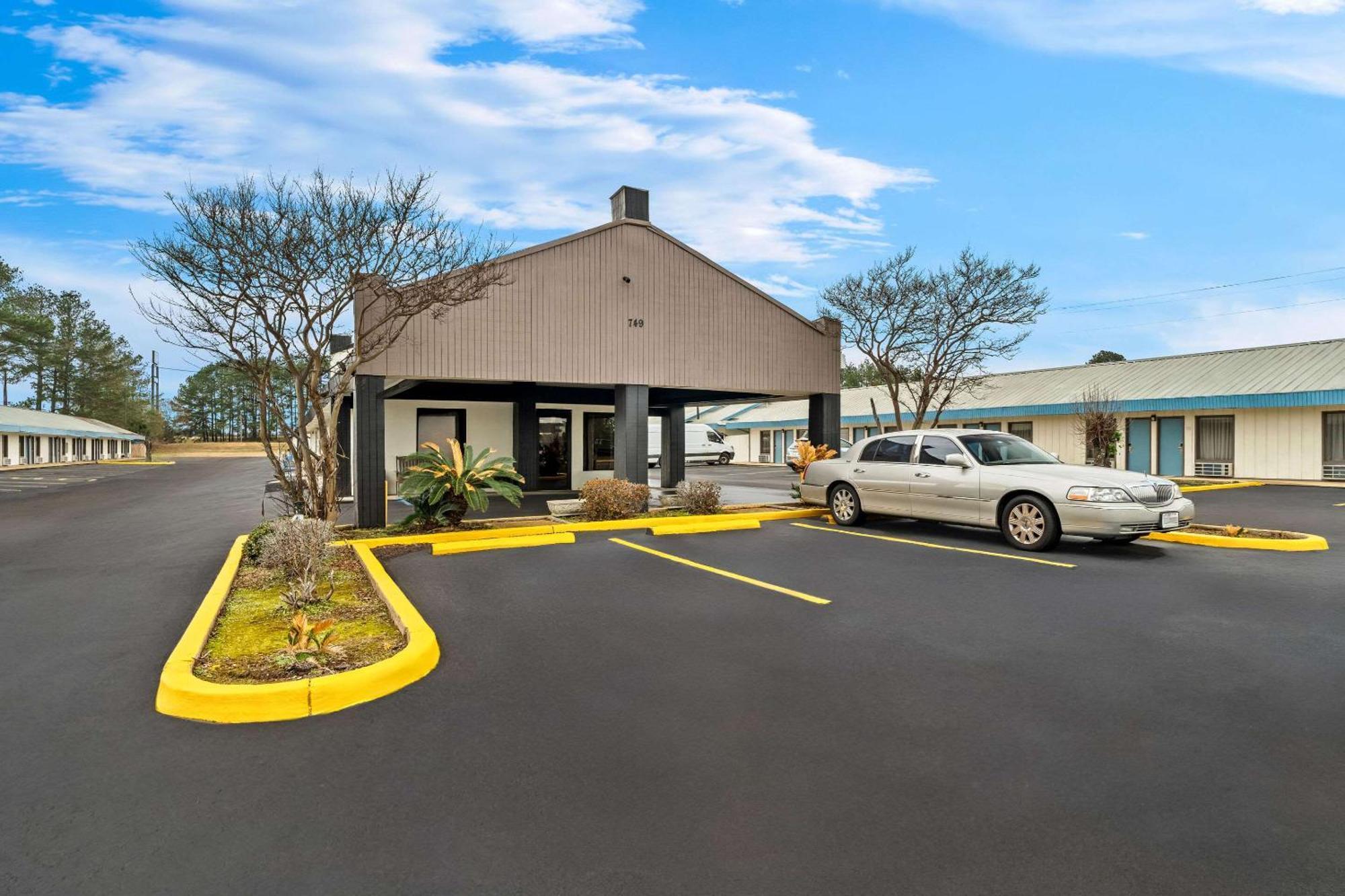 Rodeway Inn & Suites Brookhaven Esterno foto