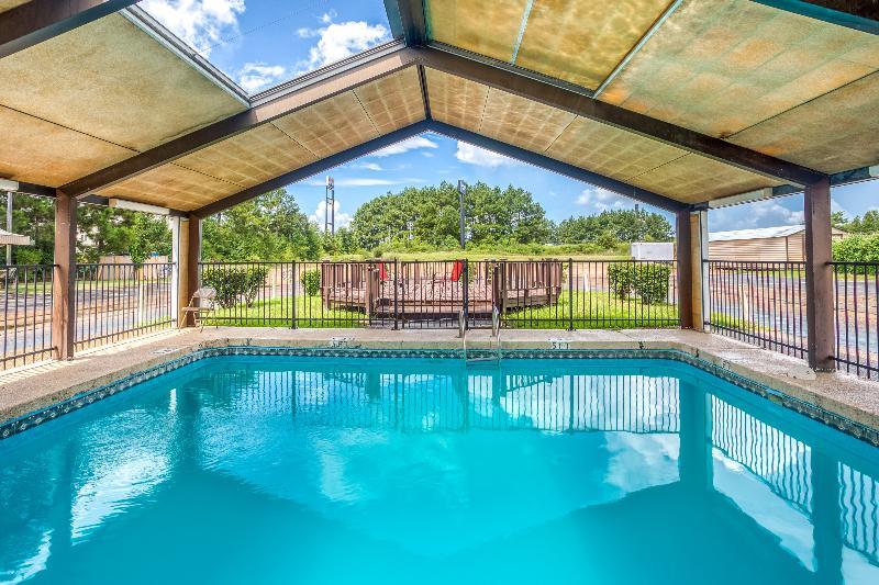 Rodeway Inn & Suites Brookhaven Esterno foto